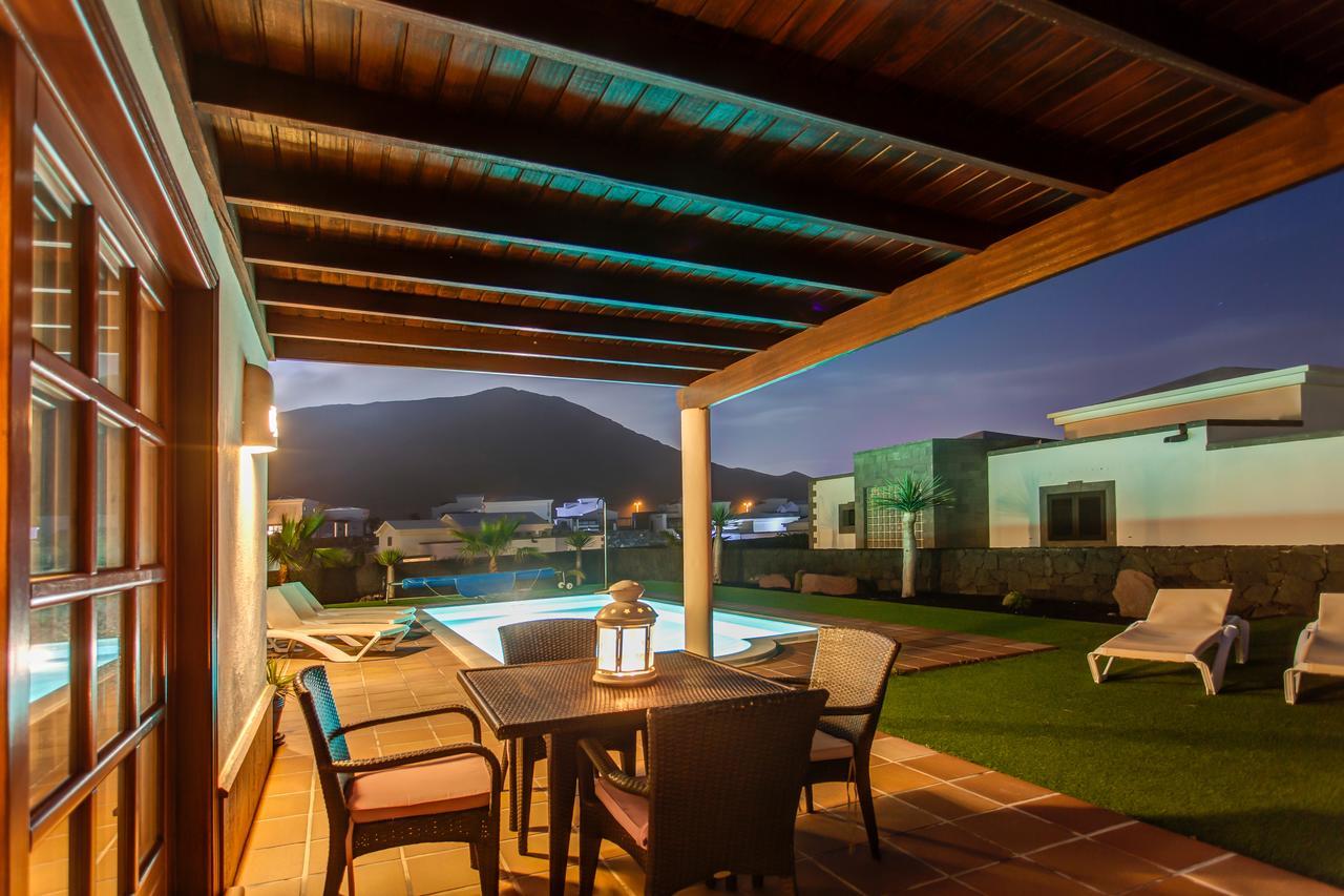 Villa Los Dragos Playa Blanca  Exteriér fotografie